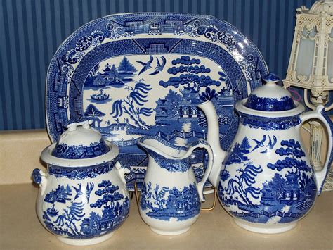 blue willow pattern china